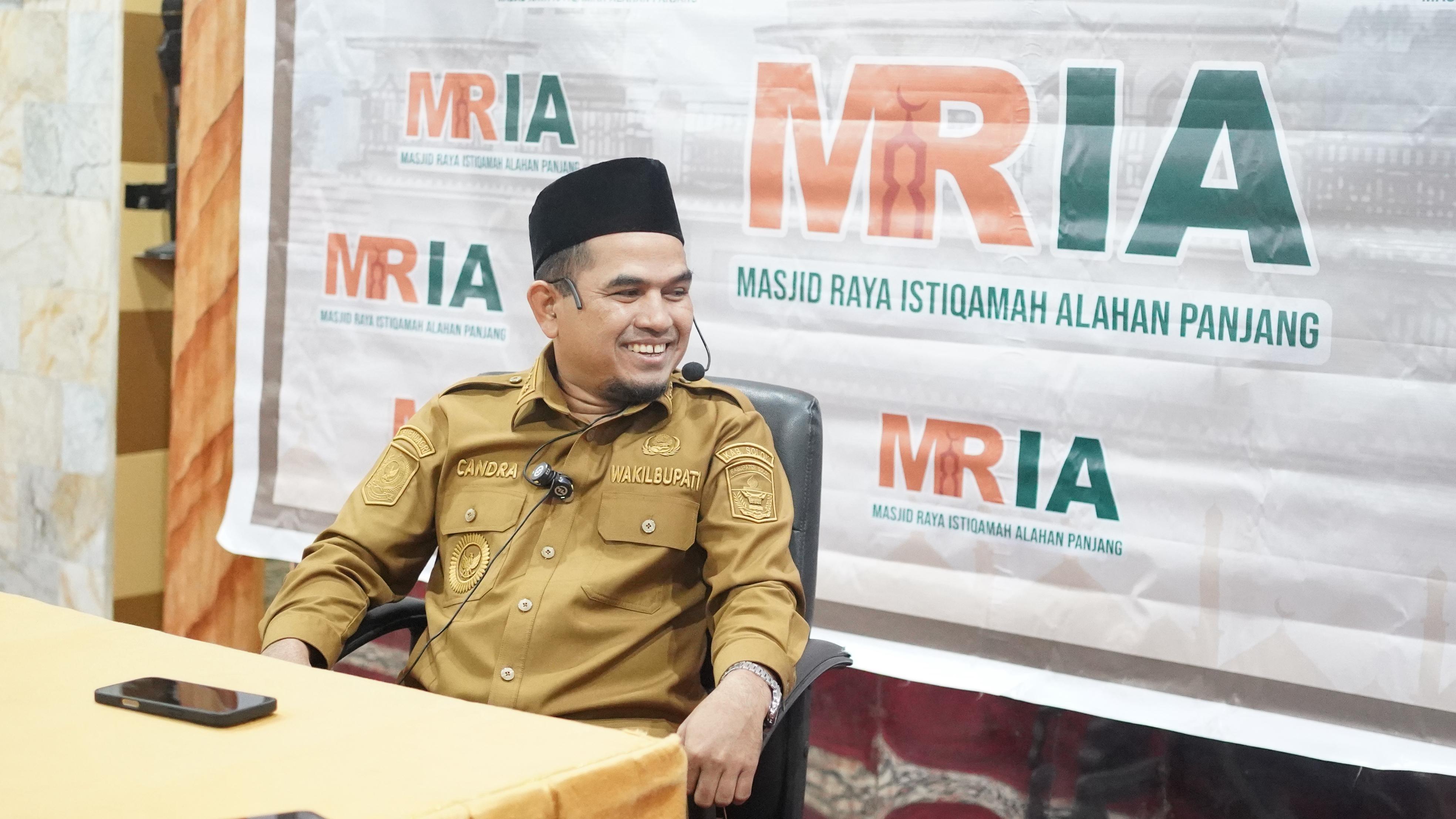 Pemkab Solok yang diwakili Wakil Bupati Solok H.Candra, S.Hi Sampaikan Salam Bupati Saat Ceramah Tabligh Akbar di Masjid Raya Istiqomah Alahan Panjang