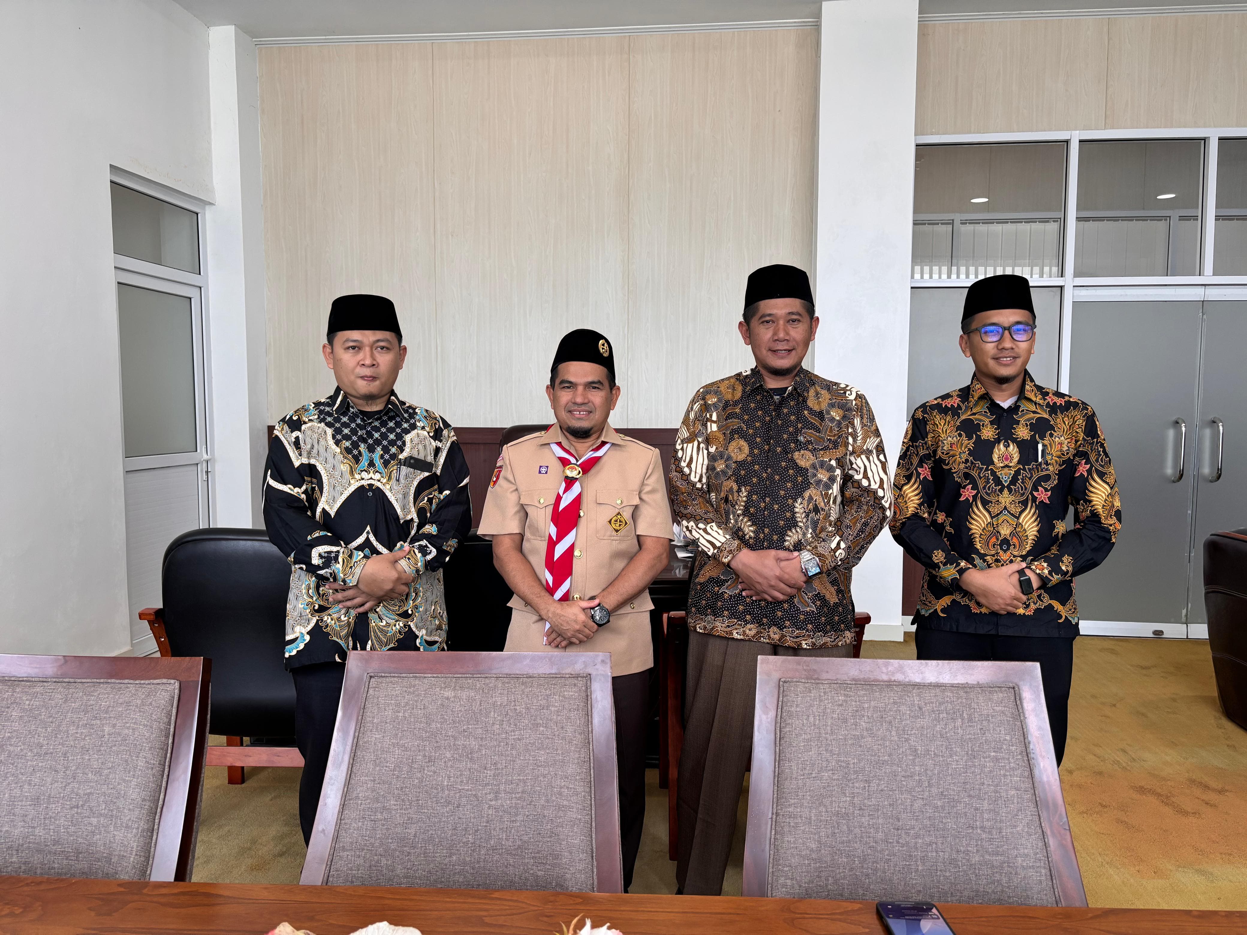 Pemkab Solok Terima Undangan Peresmian Auditorium Gontor 9, yang Diwakili Wakil Bupati Solok H.Candra, S.Hi Apresiasi Kiprah Ponpes dalam Mencerdaskan Umat