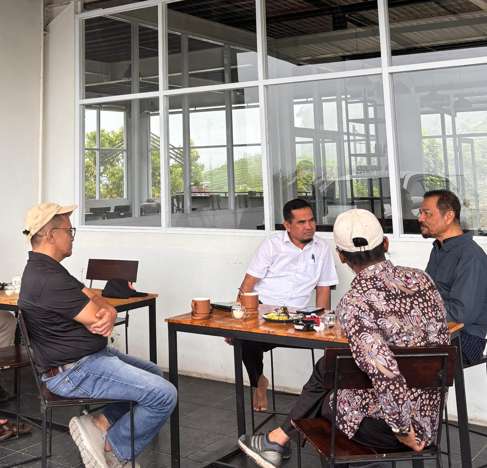 Kenalkan Potensi Investasi, Wabup Candra Ajak Calon Investor Keliling Daerah 