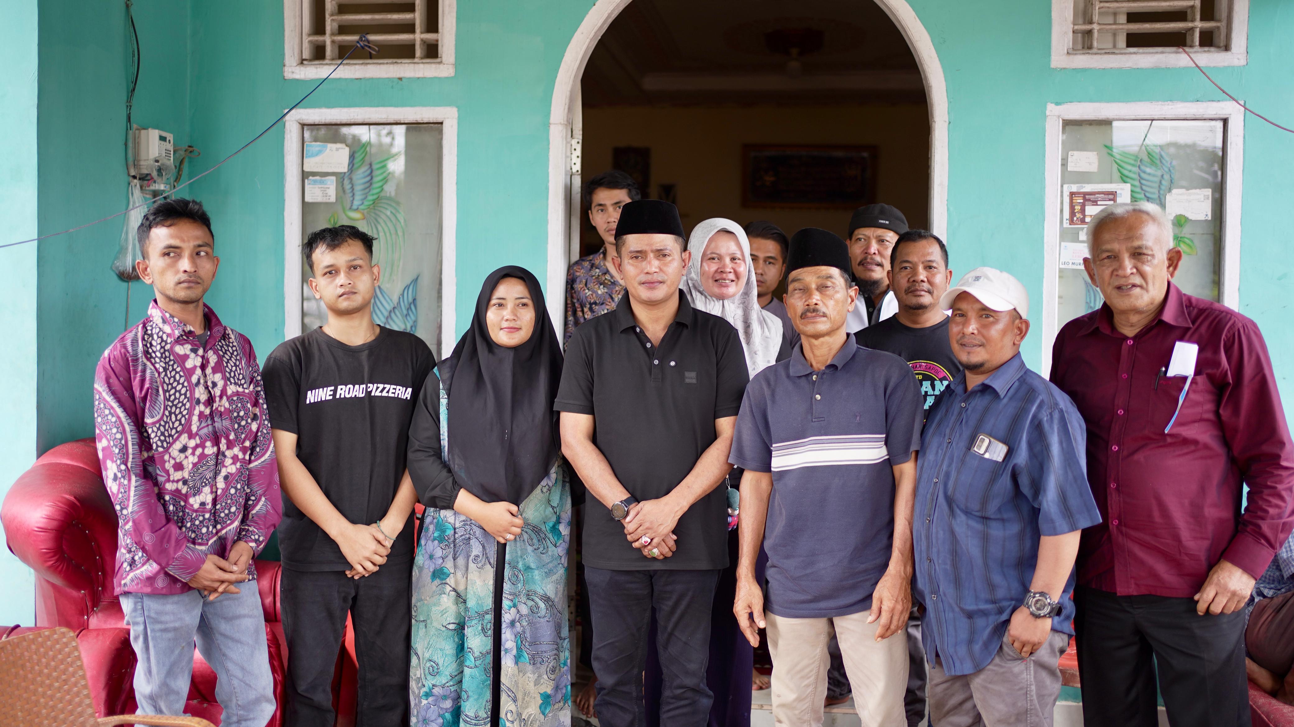 Bupati Solok Kunjungi dan Bawa Bantuan untuk Korban Tabrakan Mobil Damkar di Simpang 5 Laiang