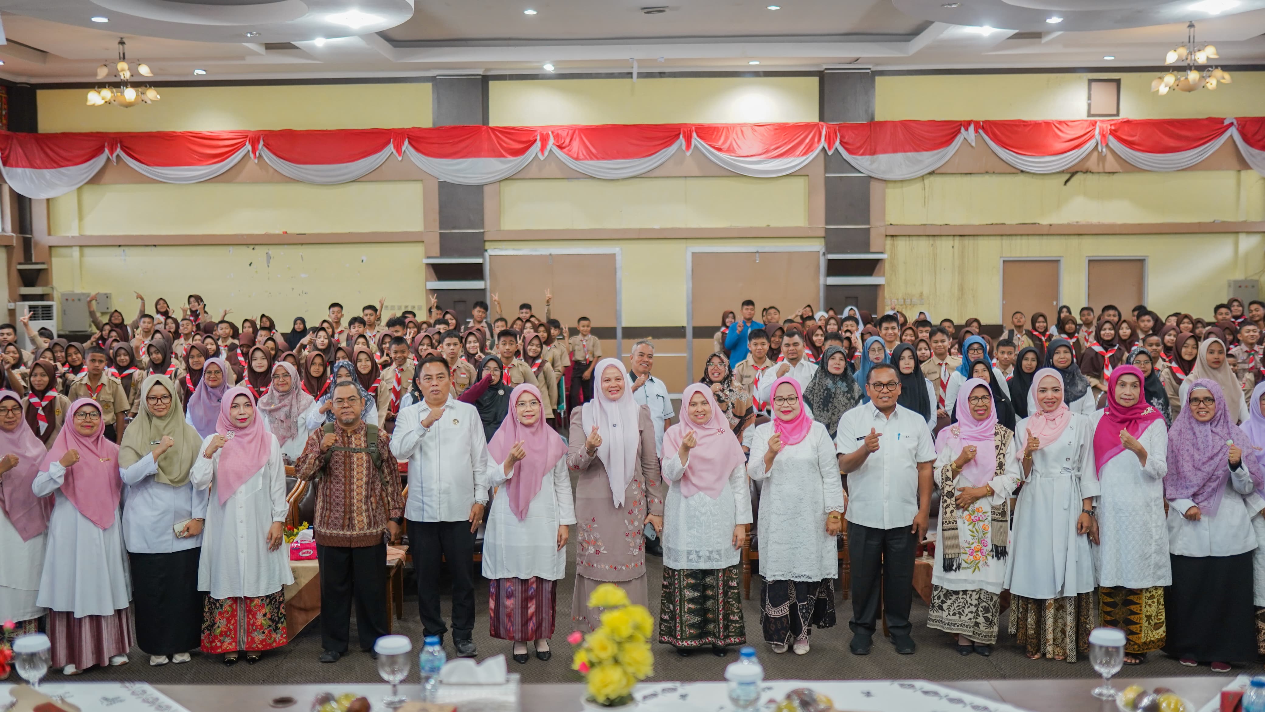 Ketua TP. PKK Kabupaten Solok Hadiri Sosialisasi dan Seminar Pencegahan Bahaya LGBT di Kalangan Anak Sekolah
