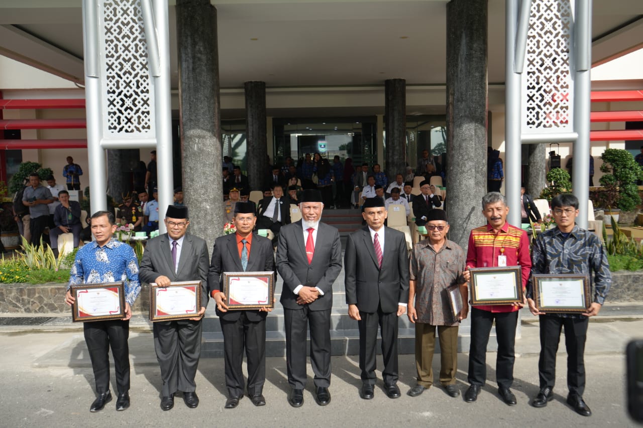 Pemkab Solok Raih Penghargaan di Hari Peringatan Koperasi Nasional 2025
