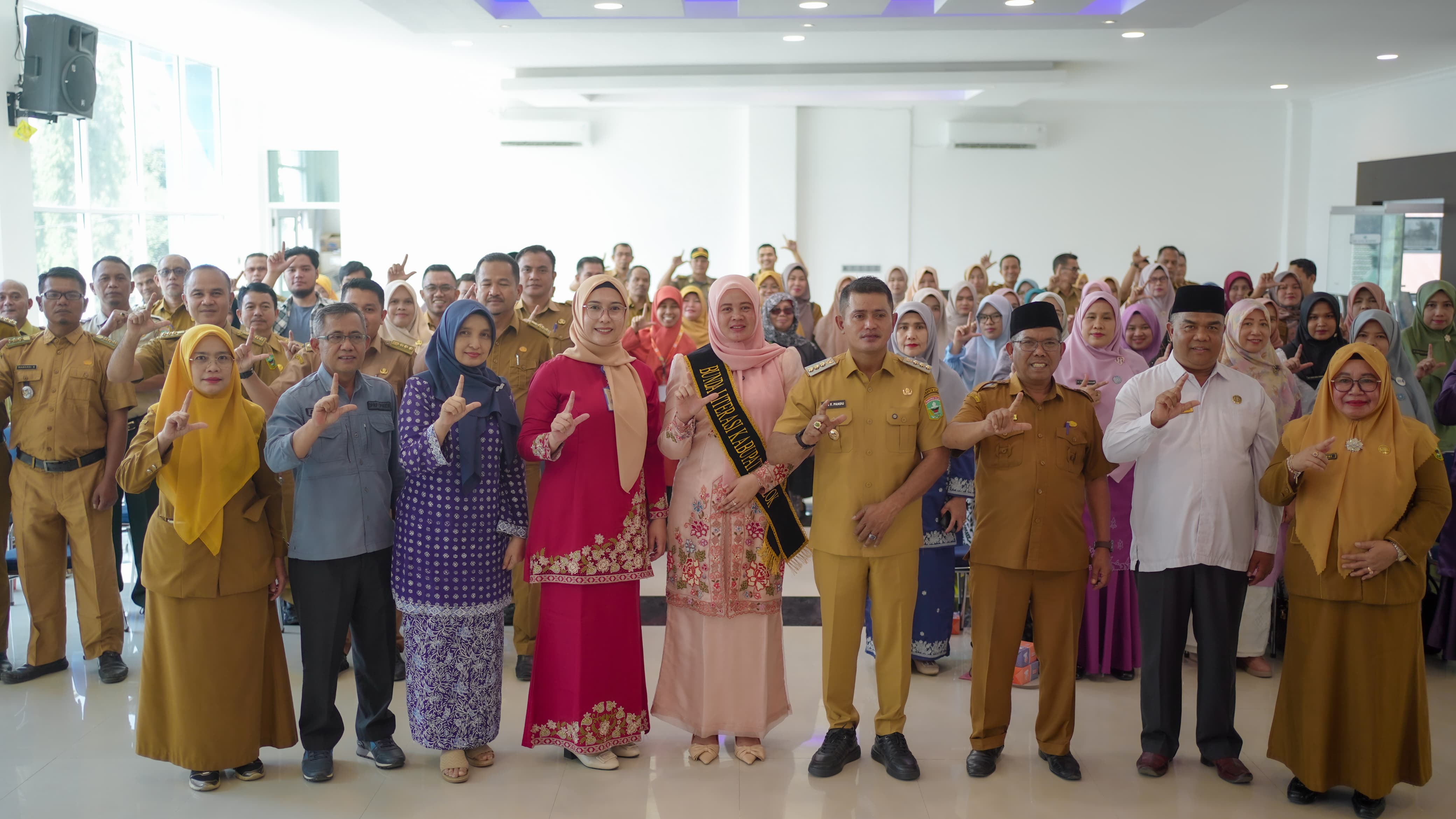 Bupati Solok Kukuhkan Bunda Literasi Kabupaten Solok
