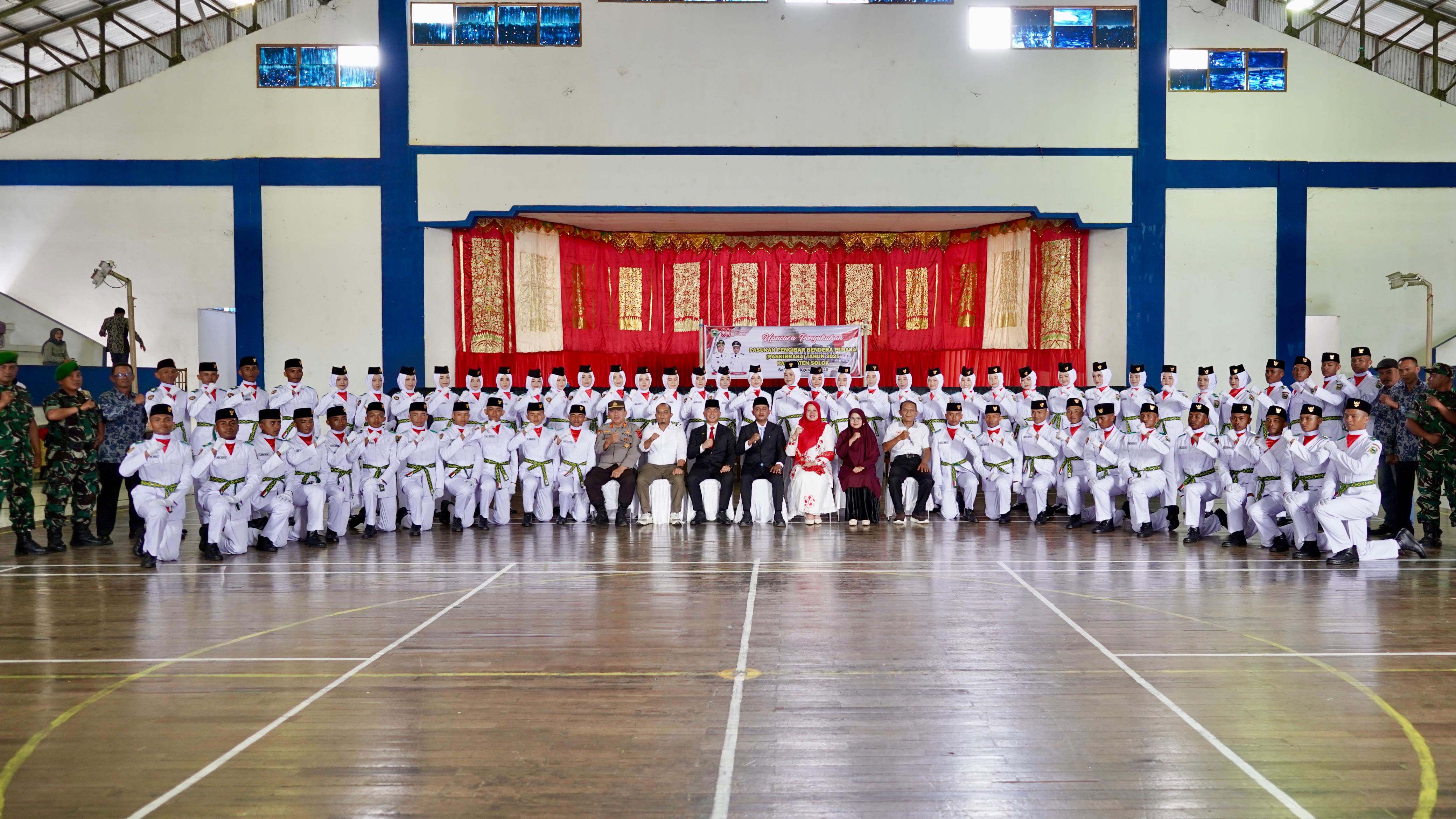 Upacara Pengukuhan Pasukan Pengibar Bendera Pusaka (Paskibraka) Kabupaten Solok Tahun 2025