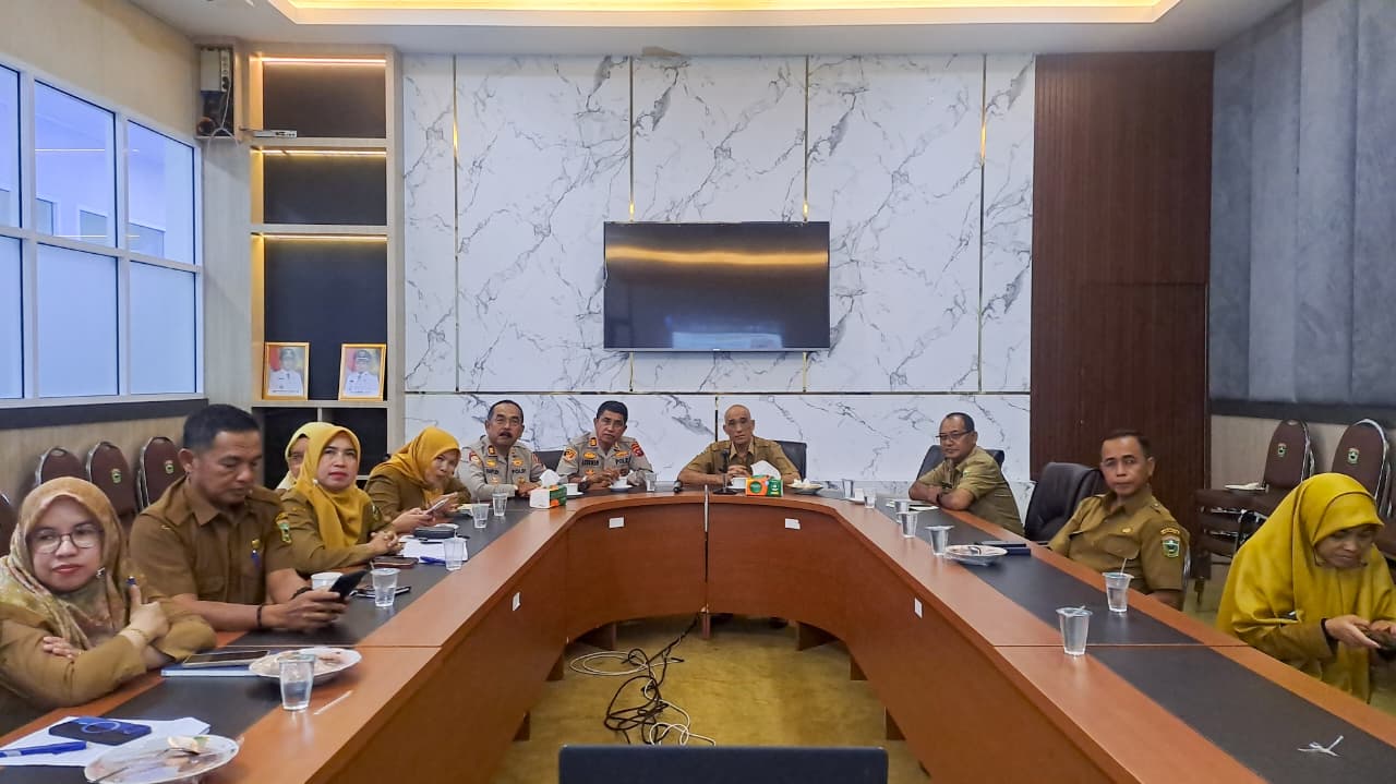Pemerintah Kab Solok Ikuti Zoom Meeting Bersama Kemendagri RI Terkait Perkembangan Situasi Terkini serta strategi Pengendalian Inflasi.