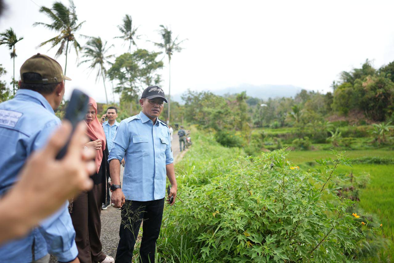 Demonstrasi Pemakaian Obat Pembasmi Hama Tikus di Nagari Talang