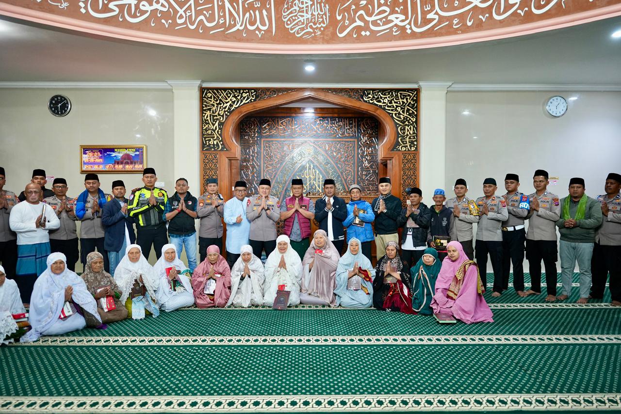 Gerakan Subuh Berjamaah di Mesjid Ummi Alahan Panjang Bersama Kapolda Sumbar dan Bupati Solok