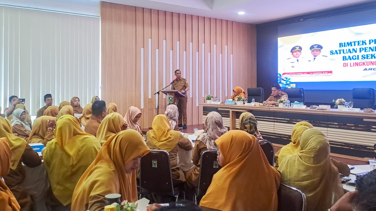 Pemkab Solok Laksanakan Bimtek Pengawasan Pengelolaan Dana BOS dan Dana Komite Sekolah untuk SMP se-Kabupaten Solok