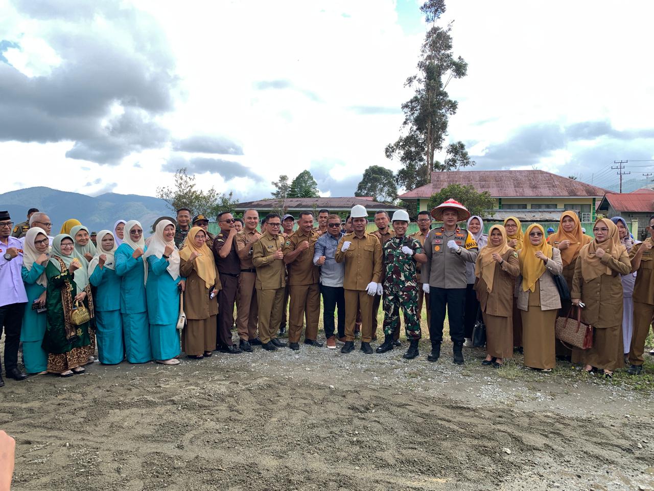 Peletakan Batu Pertama Pembangunan Kantor Gerai Koperasi Desa Merah Putih