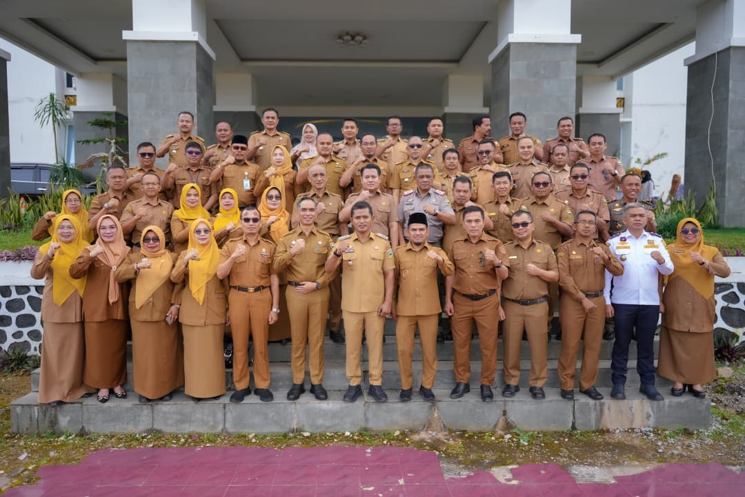 Apel Perdana Awal Tahun, Bupati Solok Tekankan Kedisiplinan dan Peningkatan Pelayanan Publik