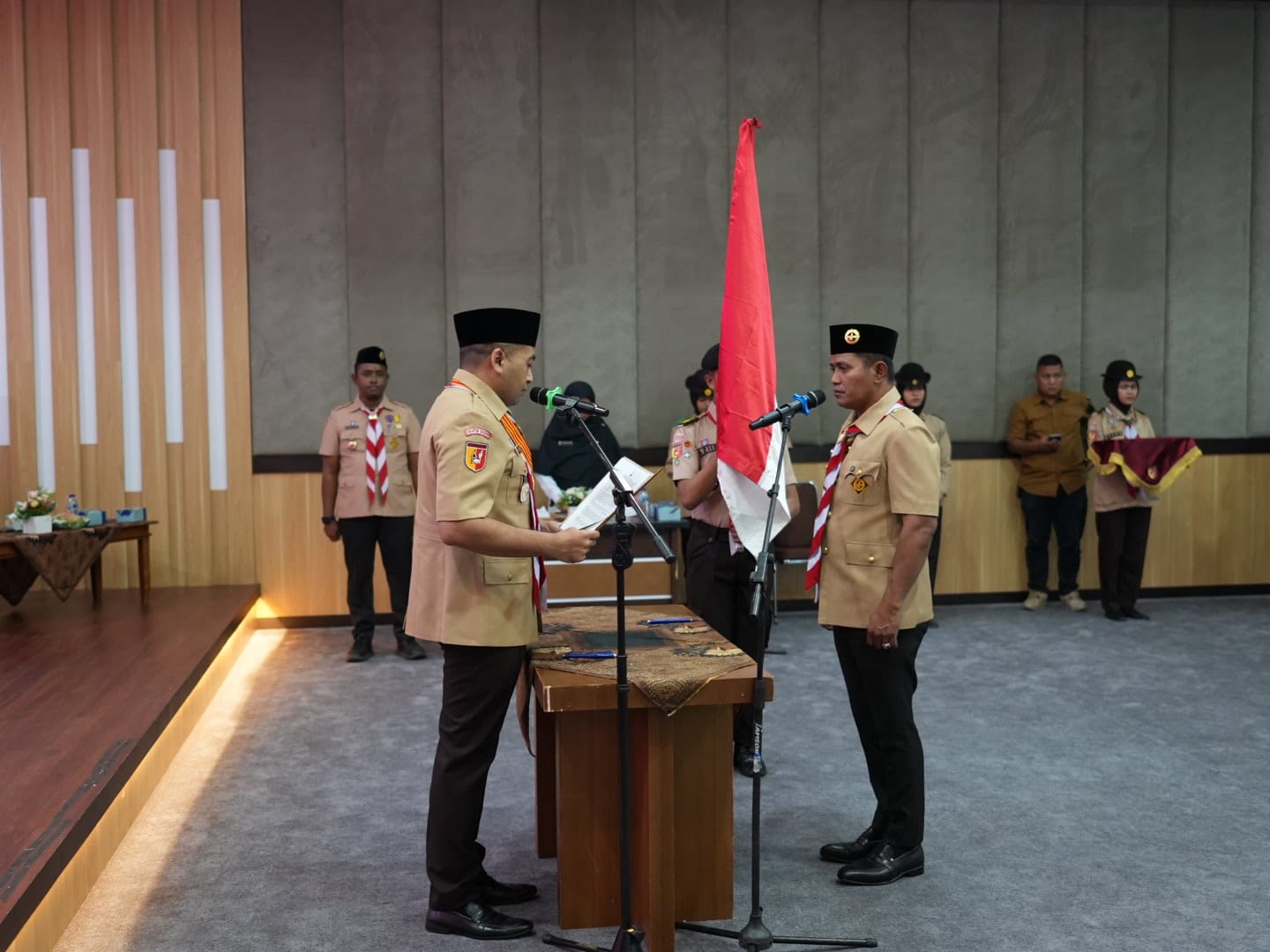 Bupati dan Wakil Bupati Solok Resmi Dilantik Sebagai Ketua Mabicab dan Ketua Kwarcab 0302 Gerakan Pramuka Kabupaten Solok Masa Bakti 2025–2030