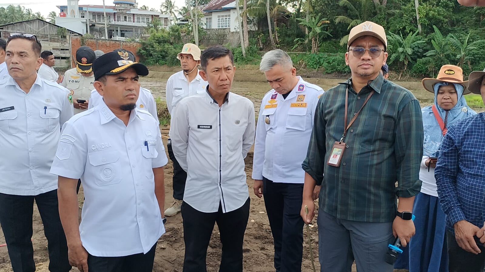 Wabup Solok Tinjau Lokasi Ground Breaking Rehabilitasi Lahan Sawah Terdampak Bencana Hidrometeorologi 