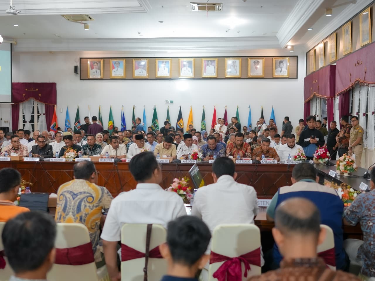 Bupati Solok Hadiri Rakor Penanganan Pascabencana Sumbar, Dorong Percepatan Infrastruktur Permanen