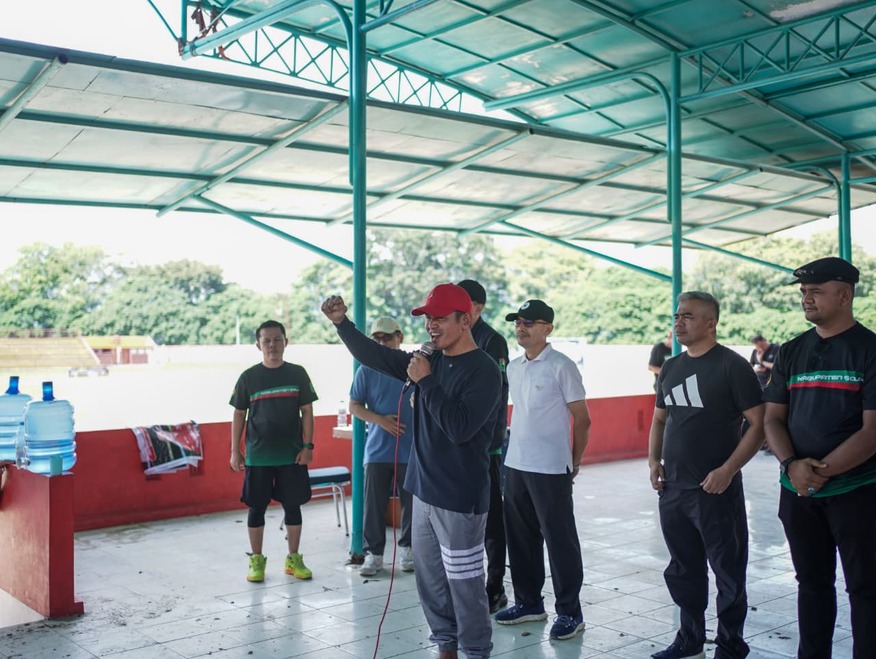 Bupati Solok Dukung Penuh Kebangkitan Olahraga, Motivasi Atlet Sepak Bola dan Shorinji Kempo Menuju Prestasi