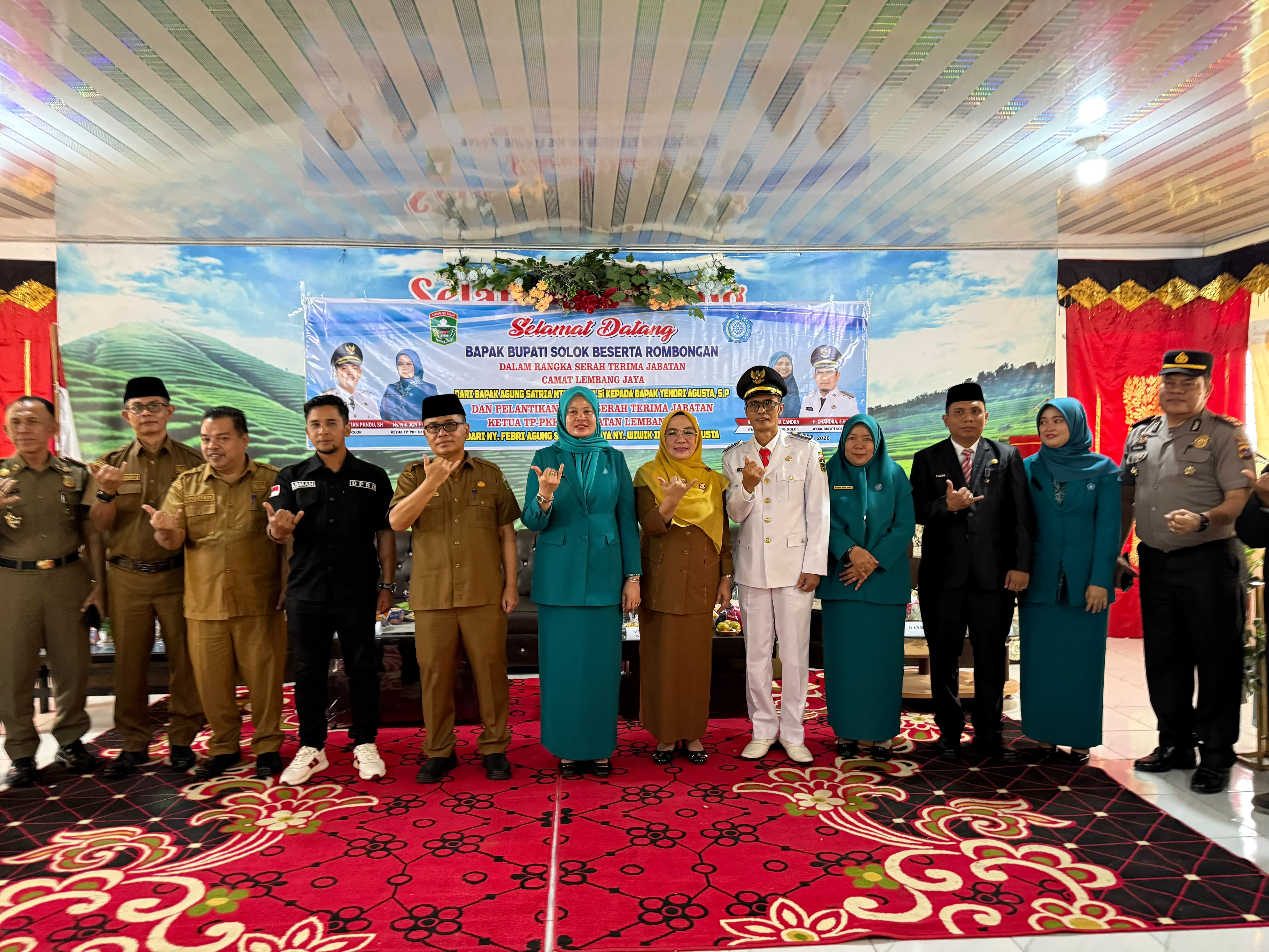 Pelantikan dan Serah Terima Jabatan Camat dan Ketua TP-PKK Kec Lembang Jaya Berlangsung Khidmat, Diharapkan Perkuat Pelayanan kepada Masyarakat