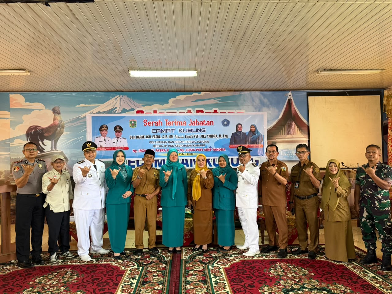Camat Kubung di Serah Terimakan dan Ketua TP-PKK Kecamatan Kubung Resmi di lantik
