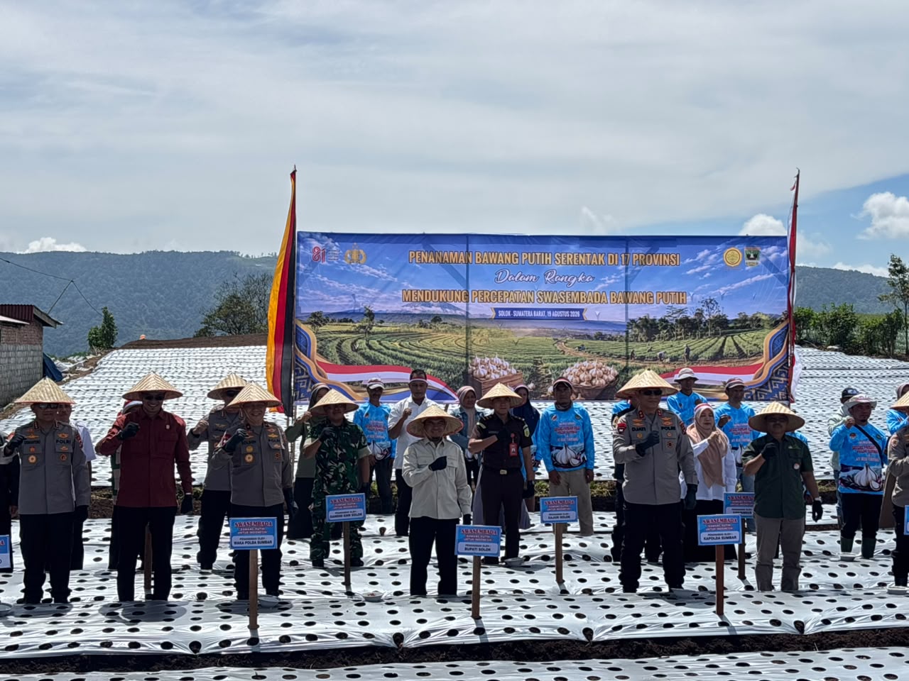 Penanaman Bawang Putih Serentak Nasional Digelar di Kabupaten Solok, Dukung Percepatan Swasembada