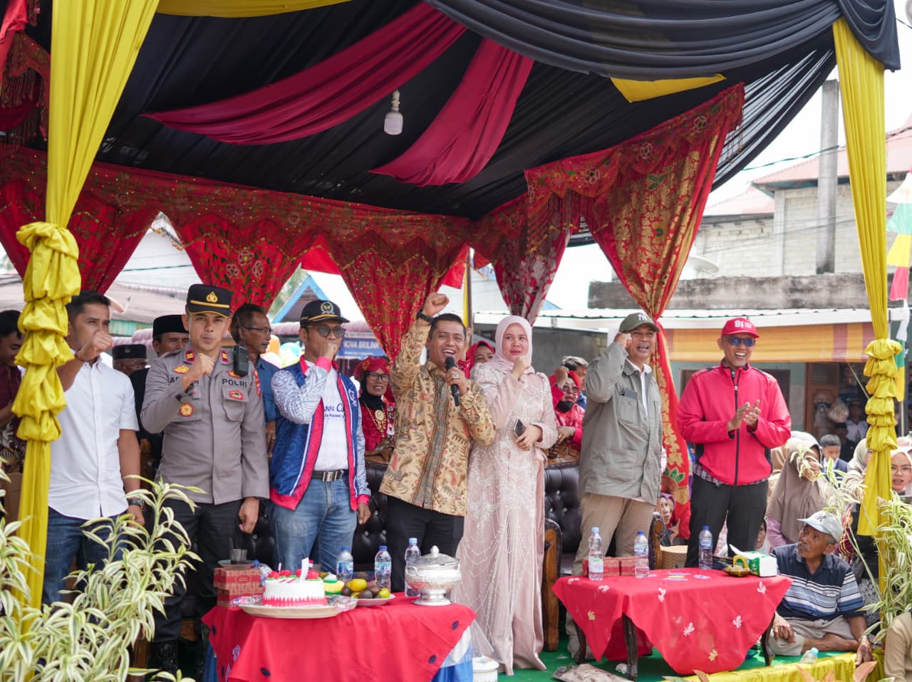 Pawai HUT RI ke-81 di Nagari Talang, Bupati Solok Ajak Generasi Muda Songsong Masa Depan Gemilang