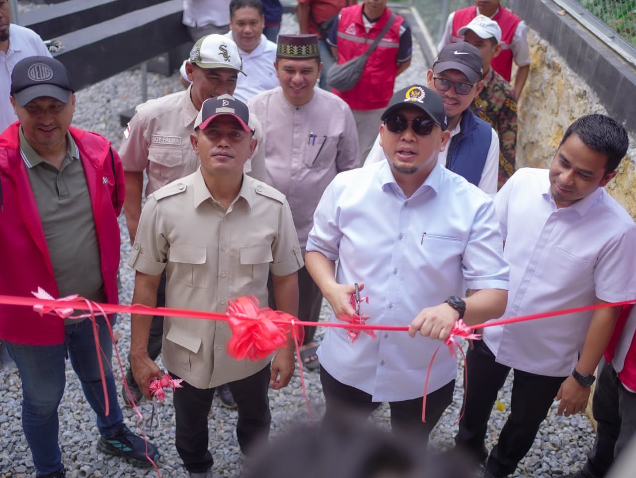Bupati Solok Dampingi Wakil Ketua Komisi VI DPR RI Tinjau Jalan Lingkar Utara Laing, Perkuat Konektivitas Kota dan Kabupaten Solok