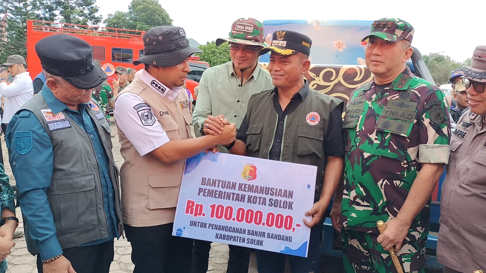 Pemko Solok Salurkan Bantuan Rp100 Juta dan Kerahkan Relawan untuk Korban Galodo Arosuka