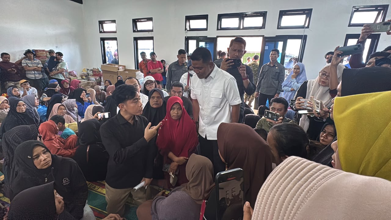 Temui Pengungsi Korban Banjir Bandang di Solok, Wapres Pastikan Keselamatan dan Kebutuhan Warga Terpenuhi